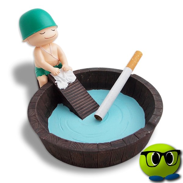 Drôle De Cendrier Avec Un Petit Soldat Au Lavoir - Mrbulle 1 Drôle De Cendrier Avec Un Petit Soldat Au Lavoir - Mrbulle