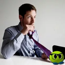 Gourde Dissimulée Dans Une Cravate - Mrbulle